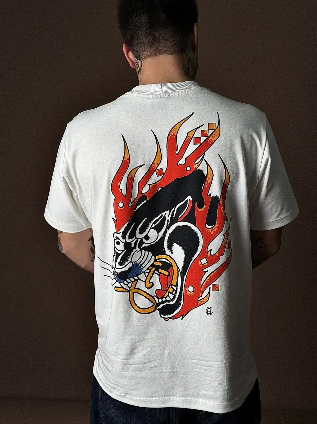 Camiseta GF x Power Print com pantera em chamas